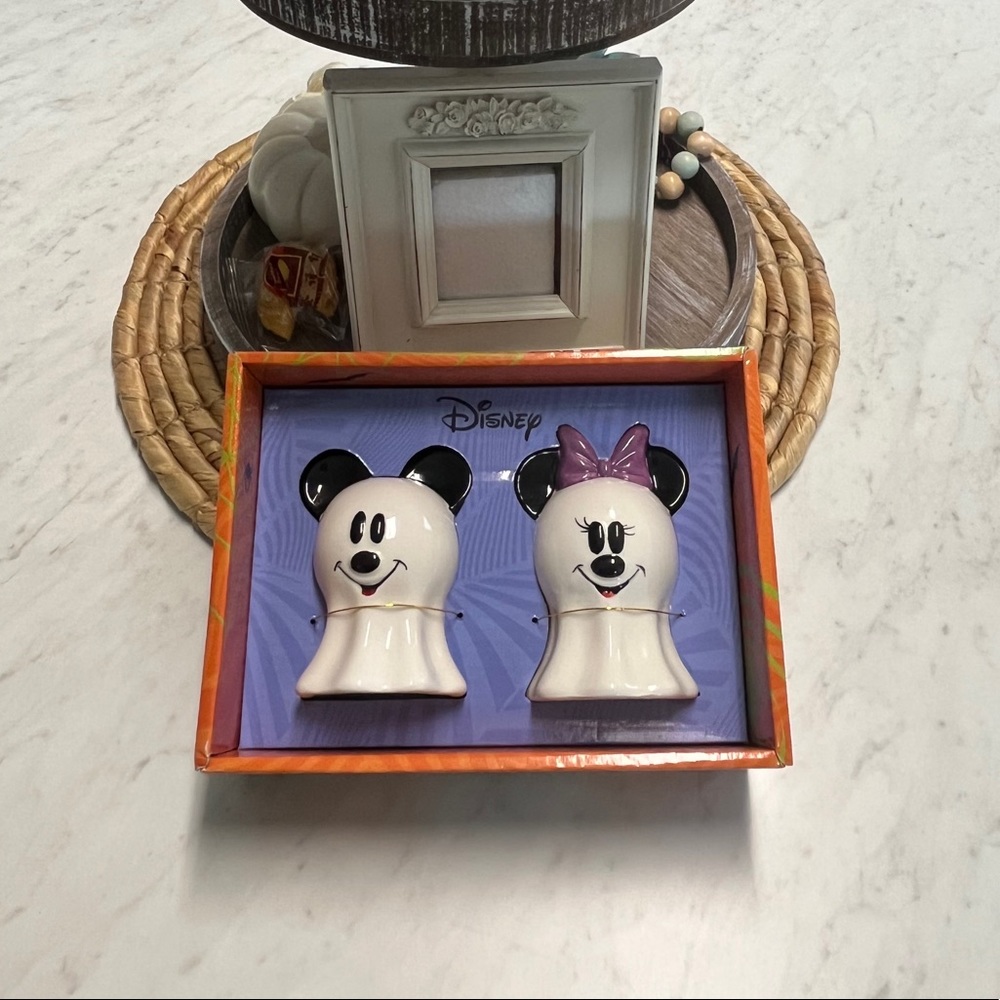 Mickey & Minnie Ghost Salt and Pepper shakers